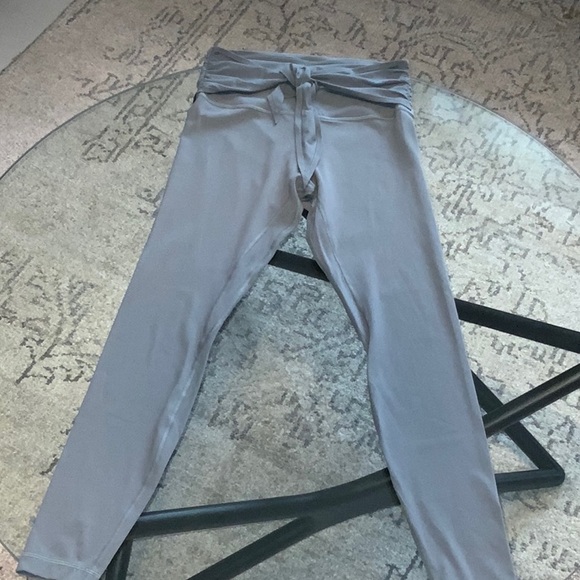 Lululemon slate blue tight front leggings 8 - Picture 1 of 4